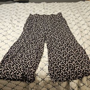 Torrid Daisy Print Pants